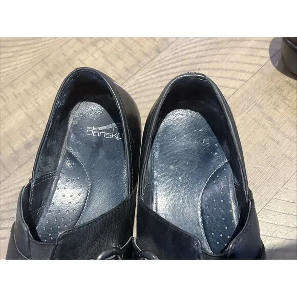 dansko womens Black leather clogs shoes slip on size 40 US 9.5 or 10 Tamara