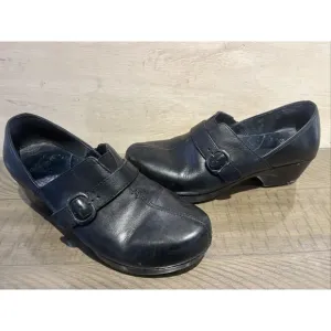 dansko womens Black leather clogs shoes slip on size 40 US 9.5 or 10 Tamara