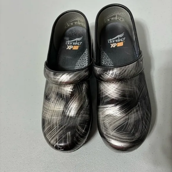 Dansko Women's Clogs Slip On Nursing Shoes Comfort 38 EU/ 7.5-8 US Black Silver