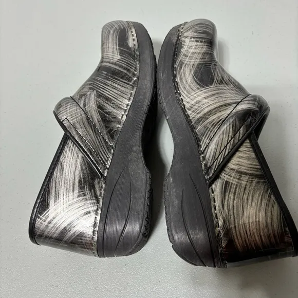 Dansko Women's Clogs Slip On Nursing Shoes Comfort 38 EU/ 7.5-8 US Black Silver