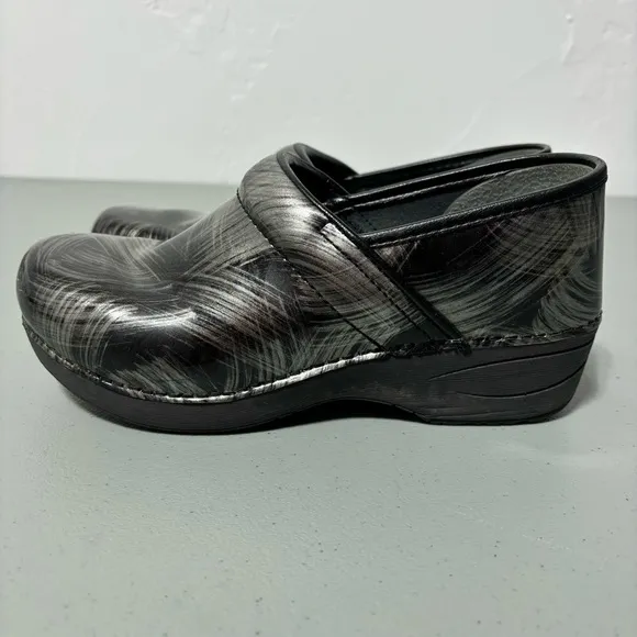 Dansko Women's Clogs Slip On Nursing Shoes Comfort 38 EU/ 7.5-8 US Black Silver