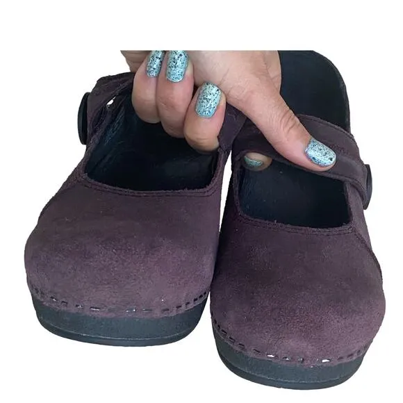 Dansko Womens Mary Jane Clogs Ankle Strap Size 38 Plum Leather Business Casual