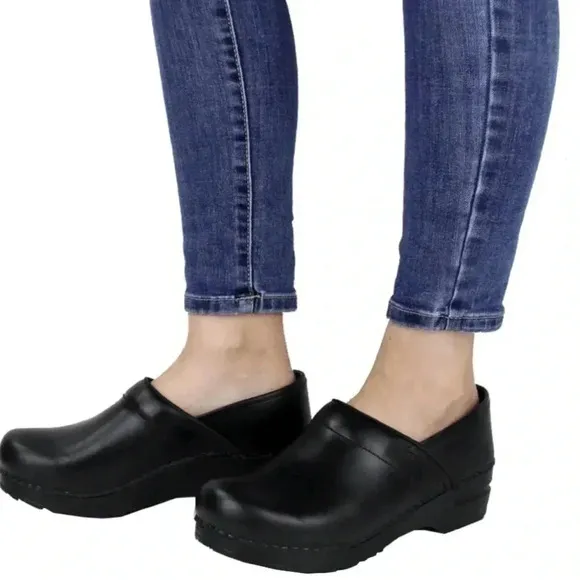 Dansko Women’s Navy Blue Clogs Shoes Size 38 7.5-8
