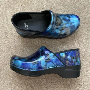 Dansko Women's Professional Blue Brush Patent Health Nurse Clogs EU 38, US 7.5/8