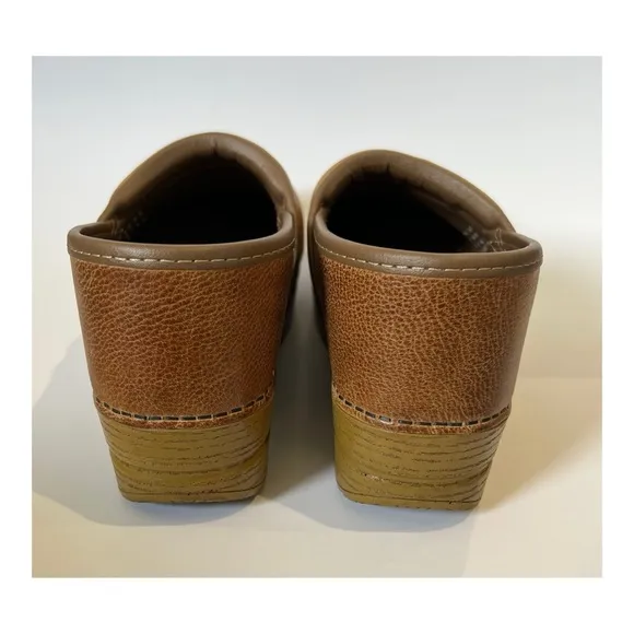 Dansko Women's Professional Clogs US 10 Honey Distressed