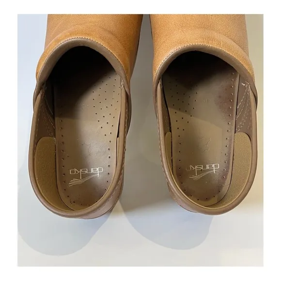 Dansko Women's Professional Clogs US 10 Honey Distressed