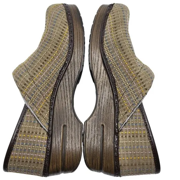 Dansko Womens Professional Closed Toe Slip-On Clogs Multicolor Stripe Canvas Upp