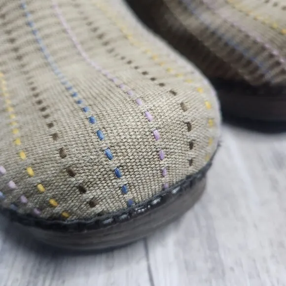 Dansko Womens Professional Closed Toe Slip-On Clogs Multicolor Stripe Canvas Upp