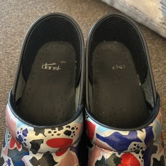 Dansko Women's Professional Fragment Patent Leather Nursing Clogs Size 10