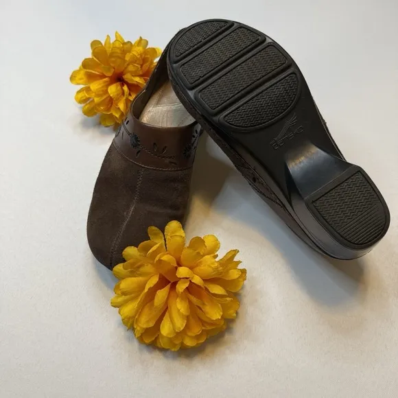 Dansko Women's Professional Pavan Brown Suede Nubuck Clogs Nurse  Work Size 40