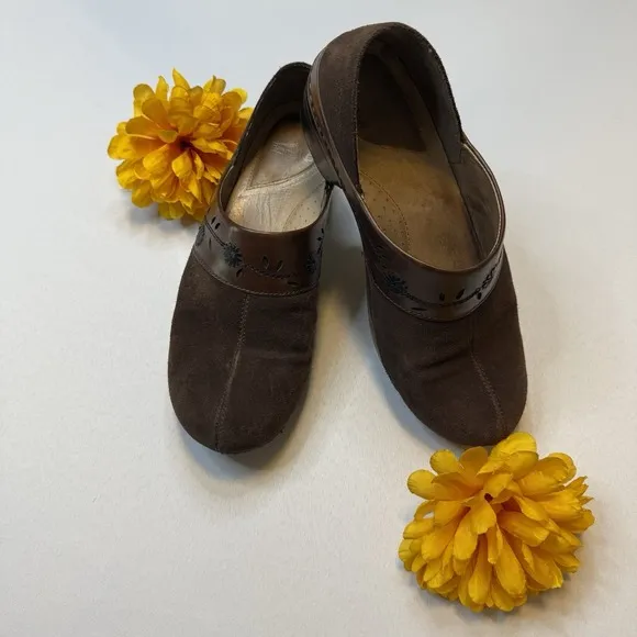 Dansko Women's Professional Pavan Brown Suede Nubuck Clogs Nurse  Work Size 40