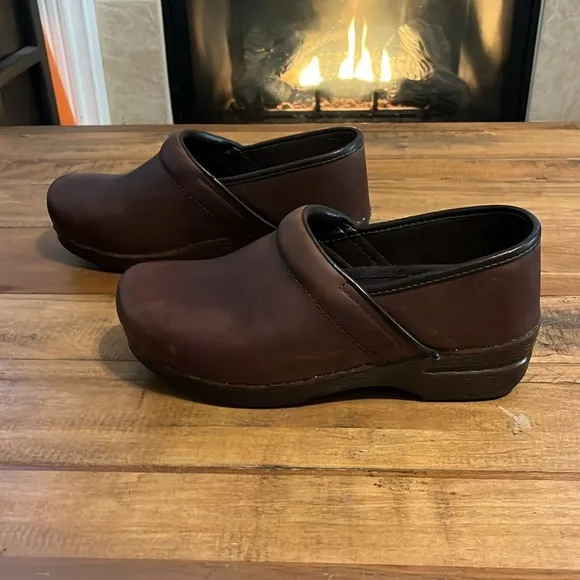 Dansko Women's ProfessionalXP Clog Cordovan Cabrio, EU 40