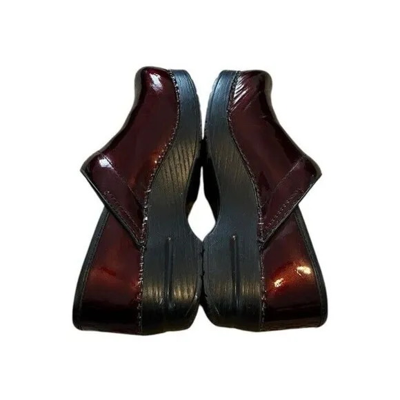 Dansko Women's Slip On Clogs Size EU 37/US 6.5 Burgundy Patent Leather Wedge