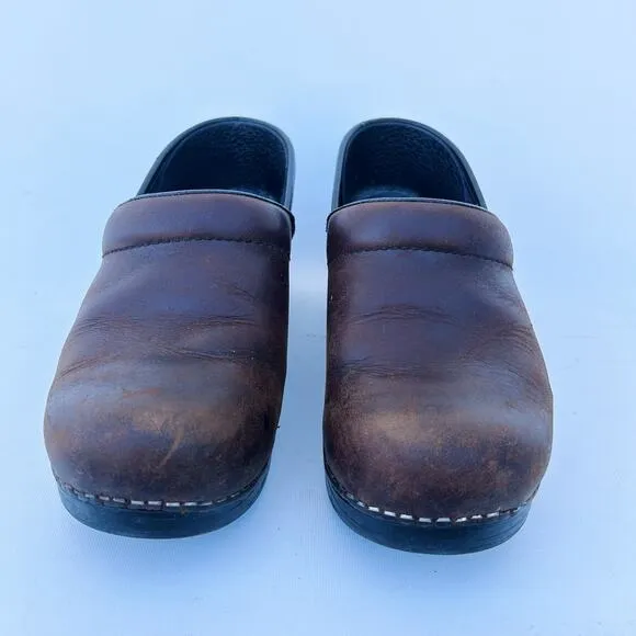 Dansko Women’s Wide Pro Oiled Antique Brown Leather Clogs Shoes 38 Box 8