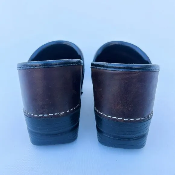 Dansko Women’s Wide Pro Oiled Antique Brown Leather Clogs Shoes 38 Box 8