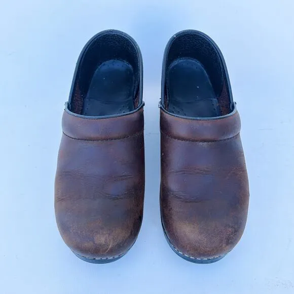 Dansko Women’s Wide Pro Oiled Antique Brown Leather Clogs Shoes 38 Box 8