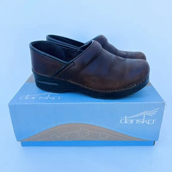 Dansko Women’s Wide Pro Oiled Antique Brown Leather Clogs Shoes 38 Box 8