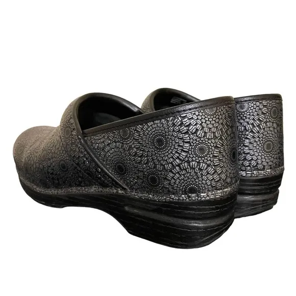 Dansko XP Pro Medallion Black Leather Slip On Clogs Size 42 (U.S. 11.5-12)