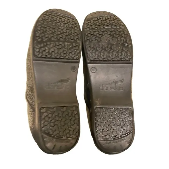 Dansko XP Pro Medallion Black Leather Slip On Clogs Size 42 (U.S. 11.5-12)