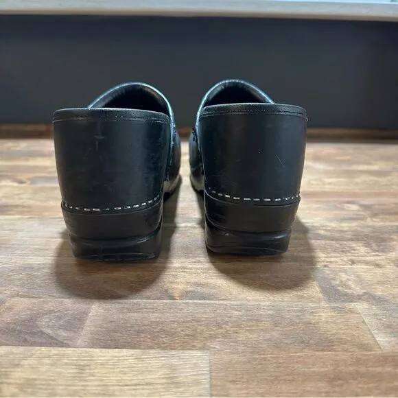 Dansko Black Leather Clogs Sz 40/9