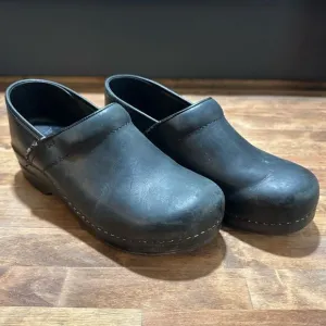 Dansko Black Leather Clogs Sz 40/9