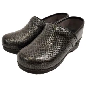 Dansko Gray Slip Resistant Clogs Sz 38/7