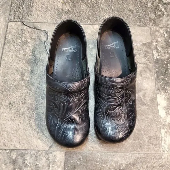 Dansko Professional Black Tooled Leather Stapled Slip-on Nursing Boho Clogs 40