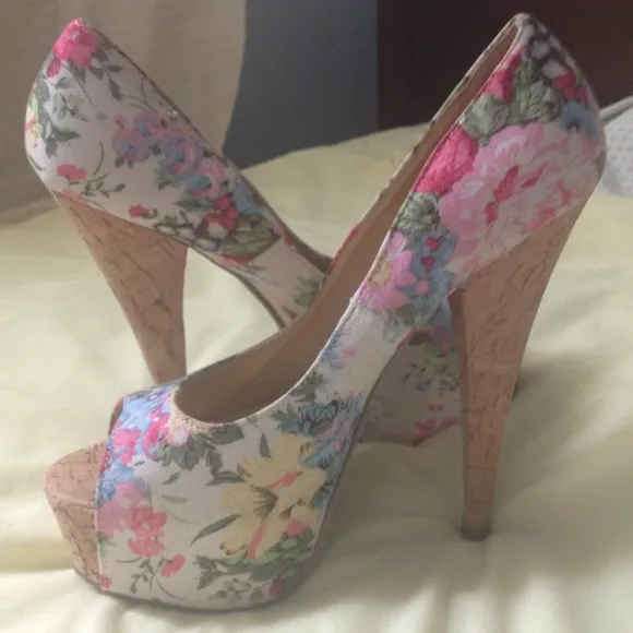 Diva Lounge floral platform cork open/peep toe pump 6” heels 👠