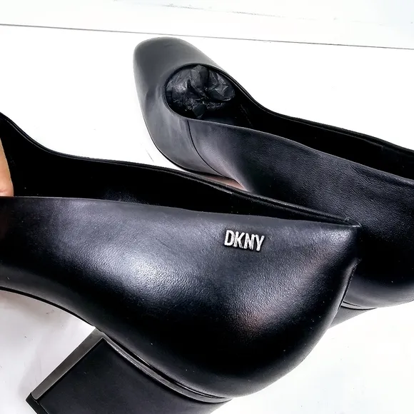 DKNY Celsa Black Leather Square Toe  Chunky Block Heel Pump Size 8.5 NIB NWT