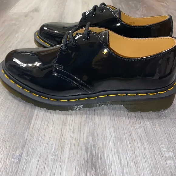 Doc Dr. Martens Black Patent Leather Woman’s Oxfords Shoes Size 8 Woman’s NWOB
