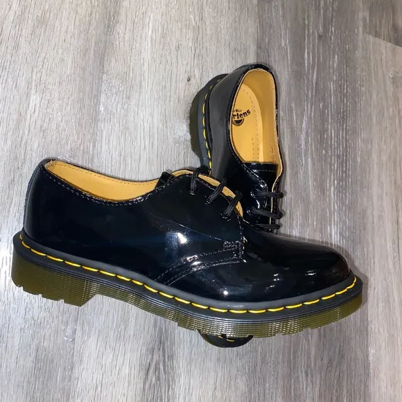 Doc Dr. Martens Black Patent Leather Woman’s Oxfords Shoes Size 8 Woman’s NWOB