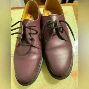 Doc Martens Made In England Mens size 8 Women’s 10 Purple Oxfords Authentic