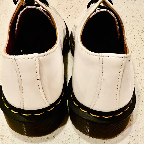 🤍Doc Martens 🤍 Women’s Size 8 &amp; 10🤍 White Patent Leather 3 Hole Oxfords