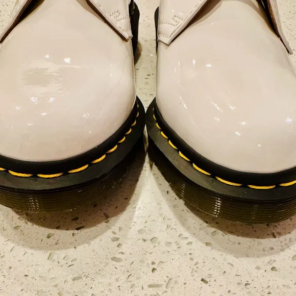 🤍Doc Martens 🤍 Women’s Size 8 &amp; 10🤍 White Patent Leather 3 Hole Oxfords