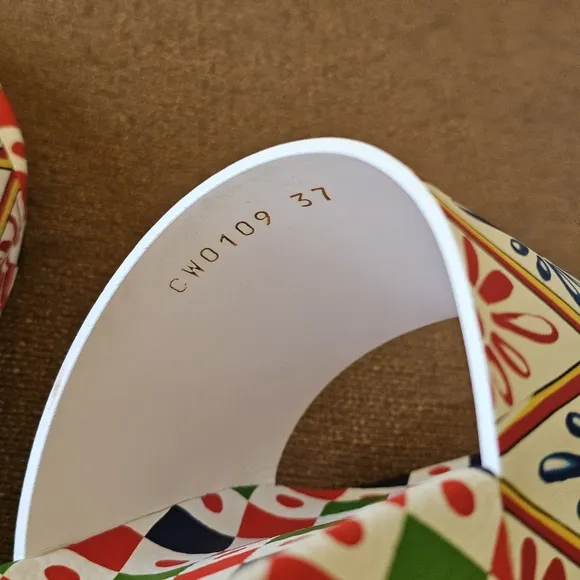 Dolce &amp; Gabbana Geometric Slides Size 37