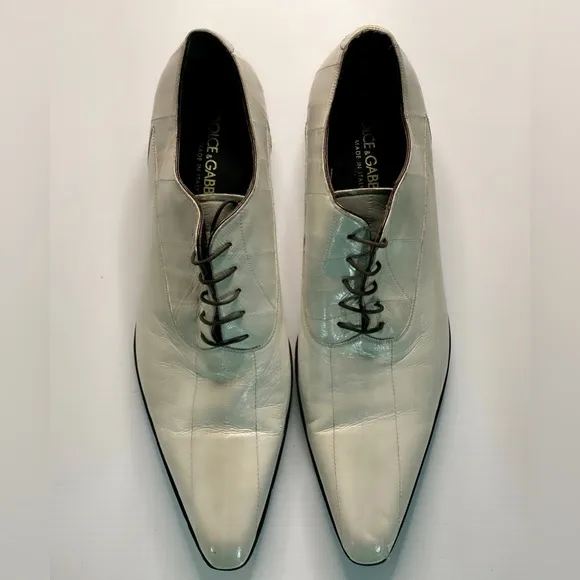 Dolce &amp; Gabbana White Leather Oxfords A small tear on back of shoe. Discounted