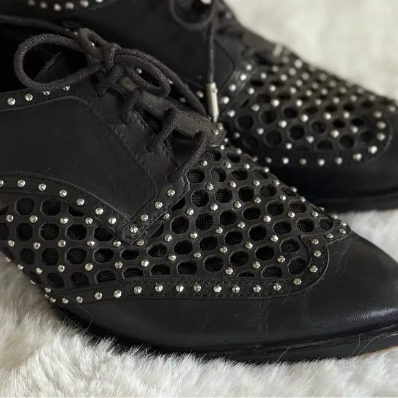 DOLCE VITA 9.5 RARE Women’s Howell Leather Mesh Studded Retro Oxfords • REVOLVE