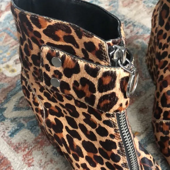 Dolce Vita Leopard Print Calf Hair Zip Front Block Heel Booties Size 8.5