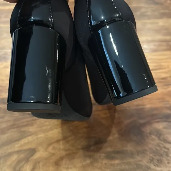 Donald J. Pliner Chelsie Black Square Toe Block Heels Bootie 6.5