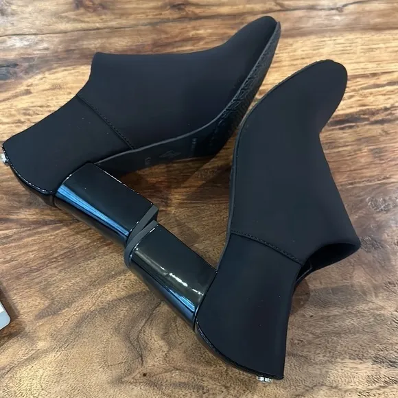 Donald J. Pliner Chelsie Black Square Toe Block Heels Bootie 6.5