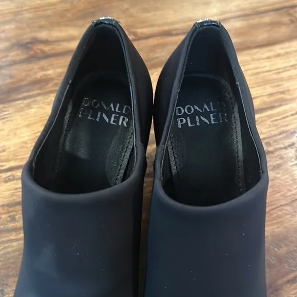 Donald J. Pliner Chelsie Black Square Toe Block Heels Bootie 6.5