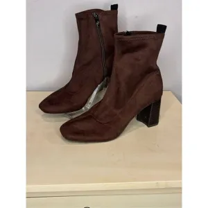 Donald Pliner Women's Cattie Block Heels Side Zip Ankle Bootie Brown Size 8.5