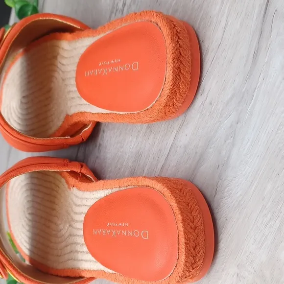 Donna Karan Taci Flat Slide NIB