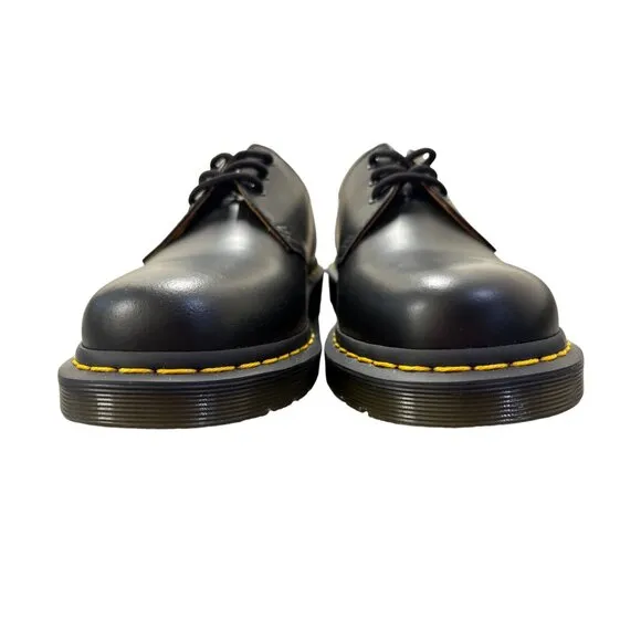 Dr. Martens 11838 Oxfords in Smooth Black Leather