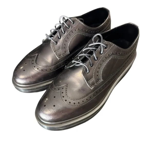 Dr. Martens 3989 Wingtip Spectra Patent Hi Shine in Metallic Luster Pewter Sz 7M
