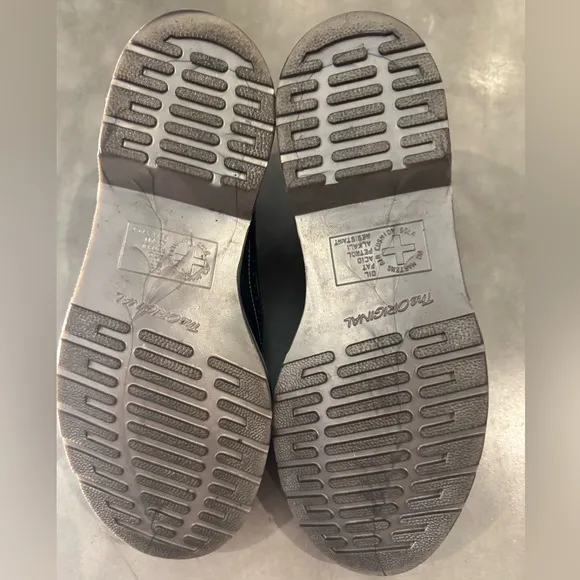 Dr. Martens 3989 Wingtip Spectra Patent Hi Shine in Metallic Luster Pewter Sz 7M