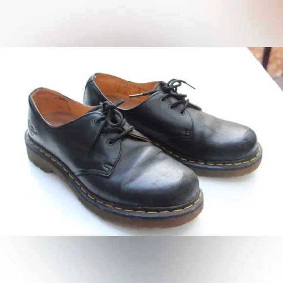 Dr. Martens classic oxfords