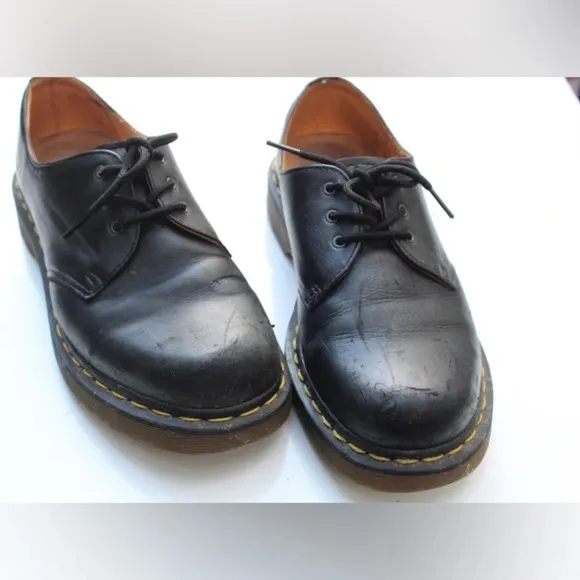 Dr. Martens classic oxfords