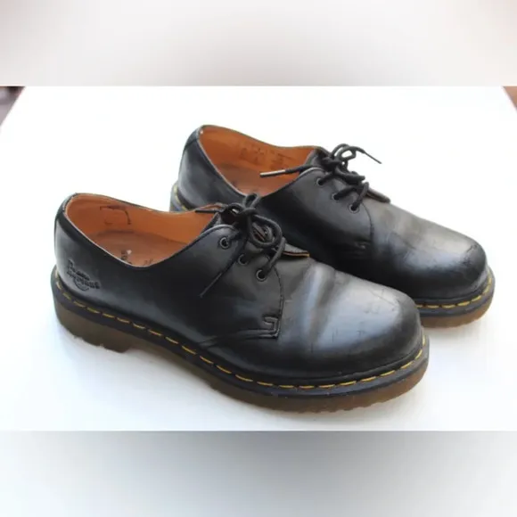 Dr. Martens classic oxfords