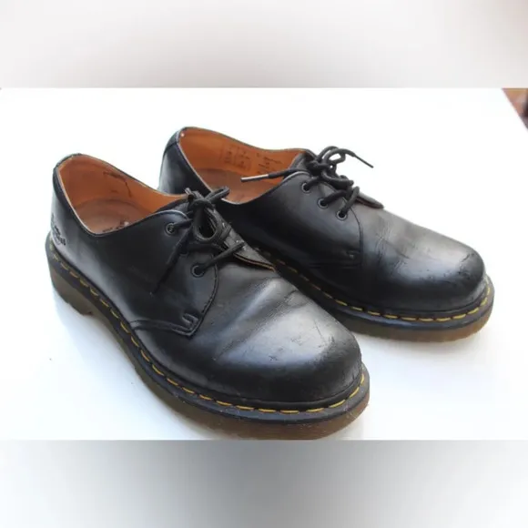 Dr. Martens classic oxfords